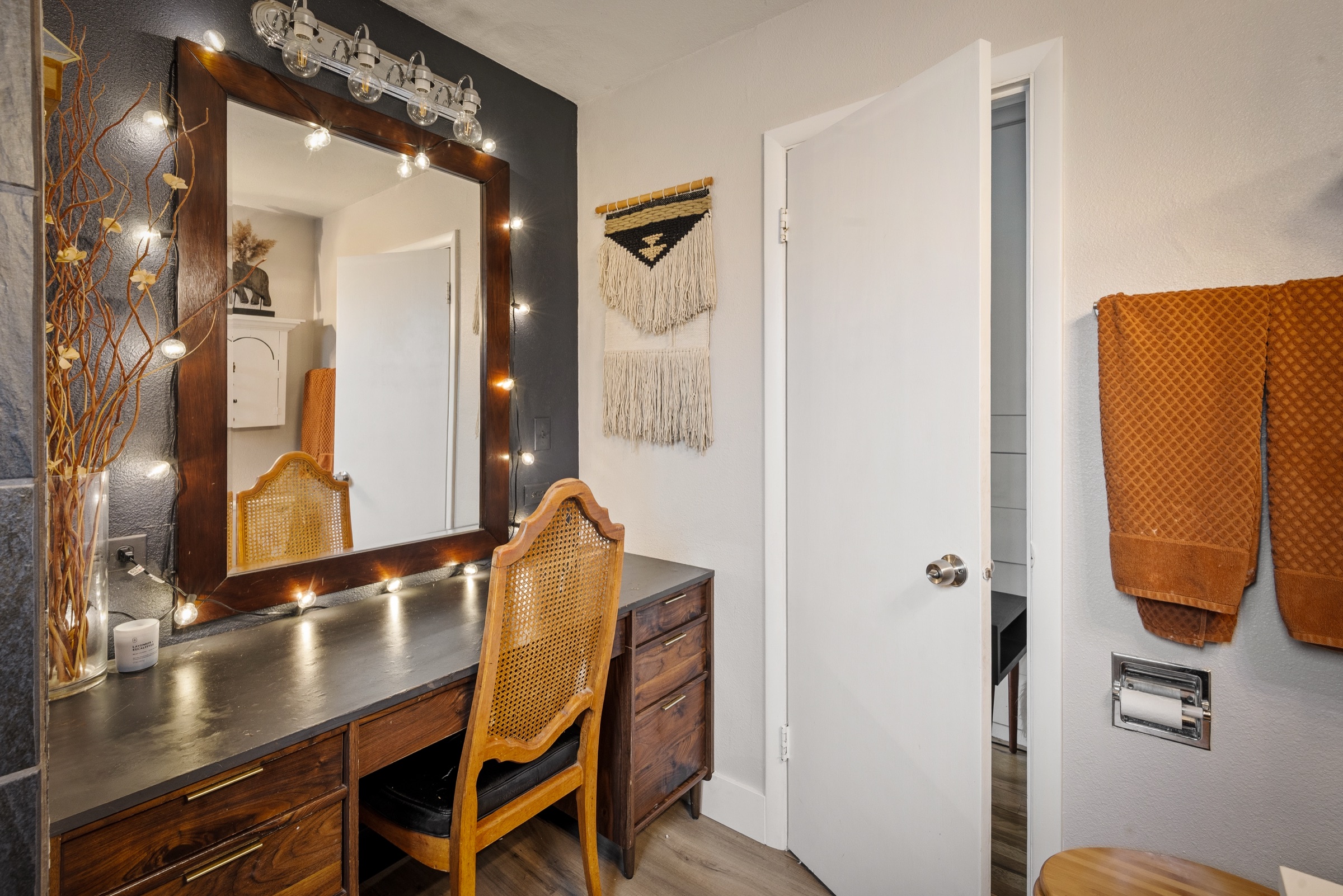 Primary bathroom: professional dressing vanity