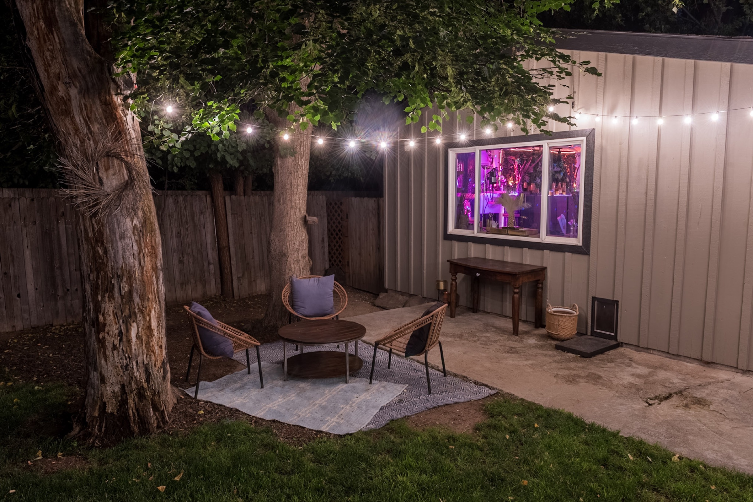 Nighttime studio and gathering detail